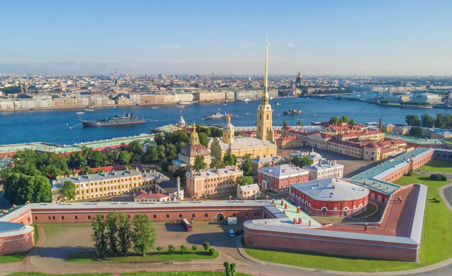 Петропавловская крепость в Санкт-Петербурге